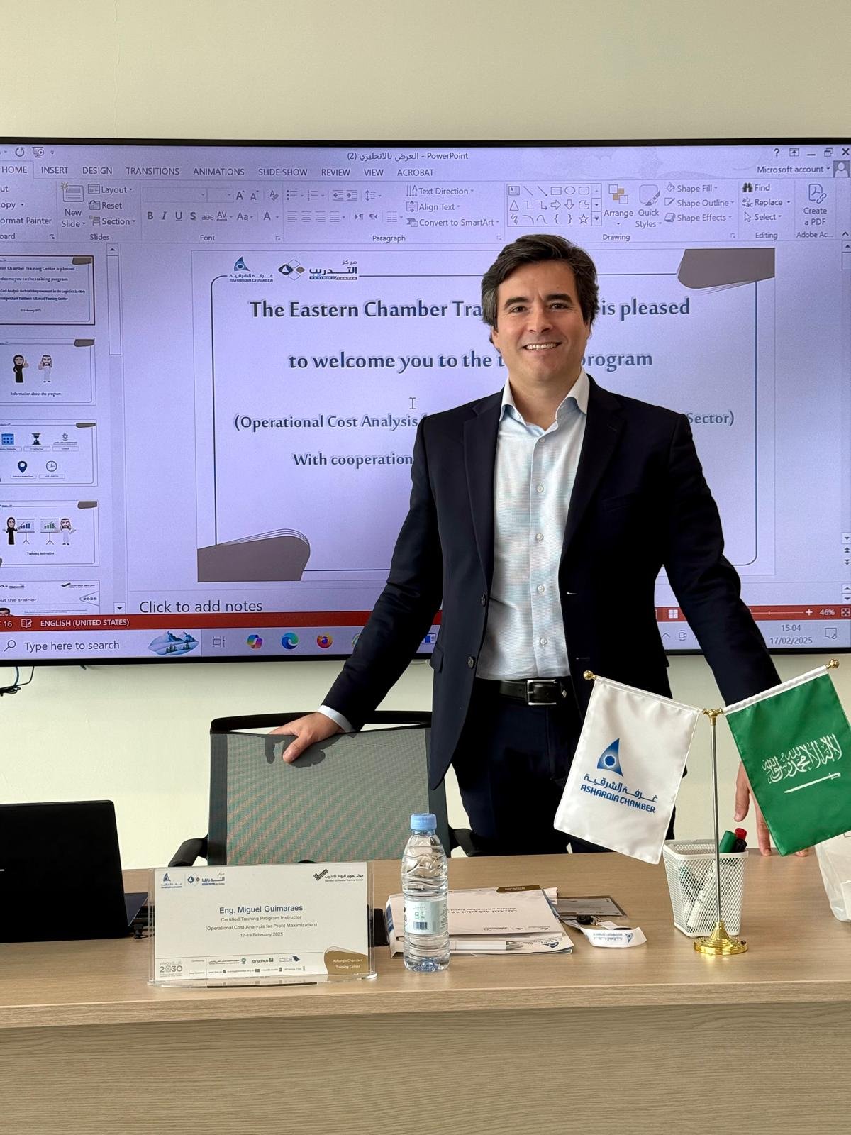 Miguel Guimarães teaching the operational cost analysis workshop at the Asharqia Chamber Training Center in Saudi Arabia.